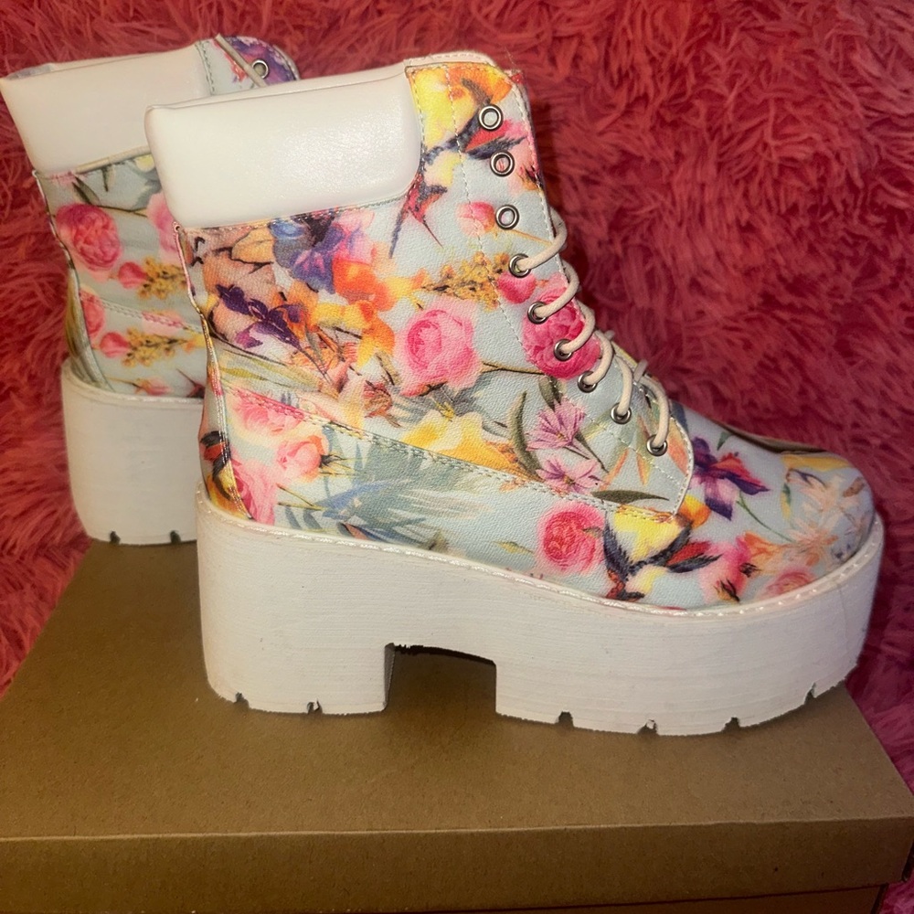 Dollskill Stacks on stacks floral white platform boots size 8